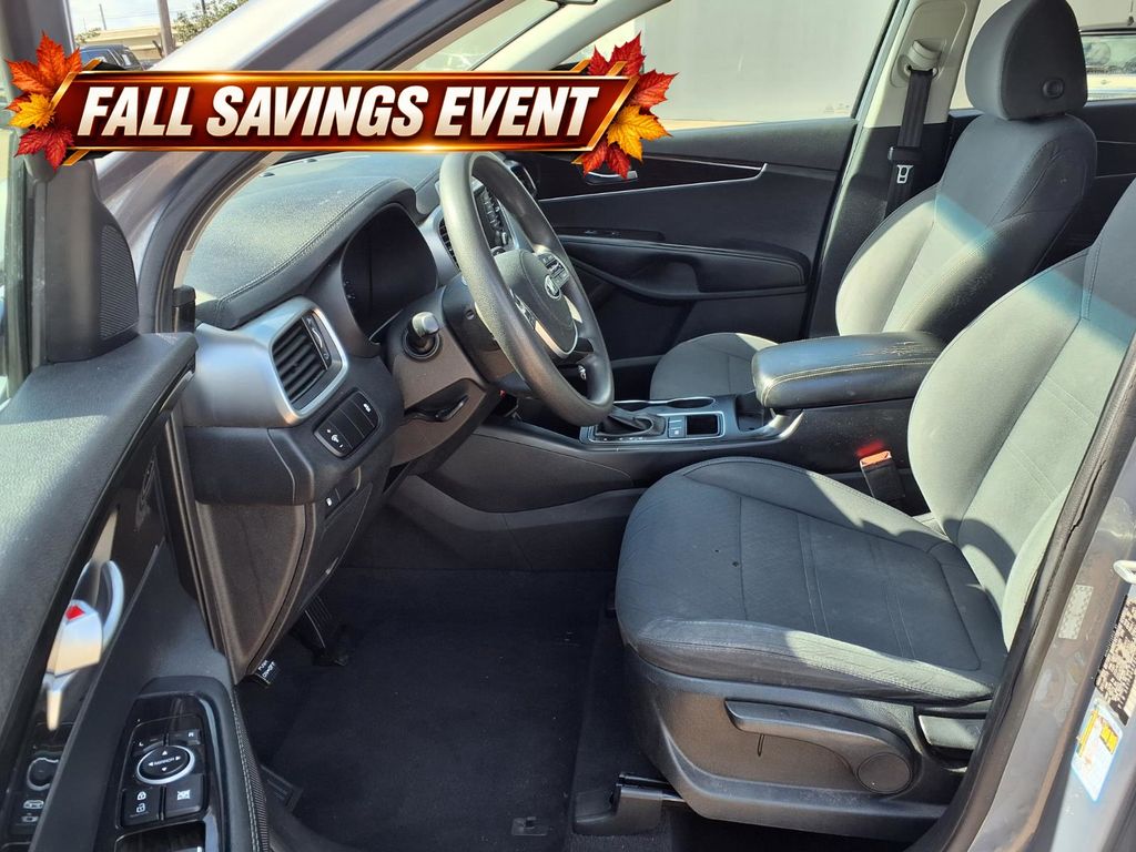 Used 2020 Everlasting Silver Kia L image 10