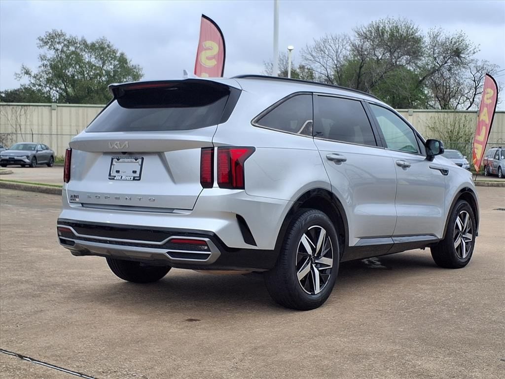 Used 2022 Sparkling Silver Kia S image 6