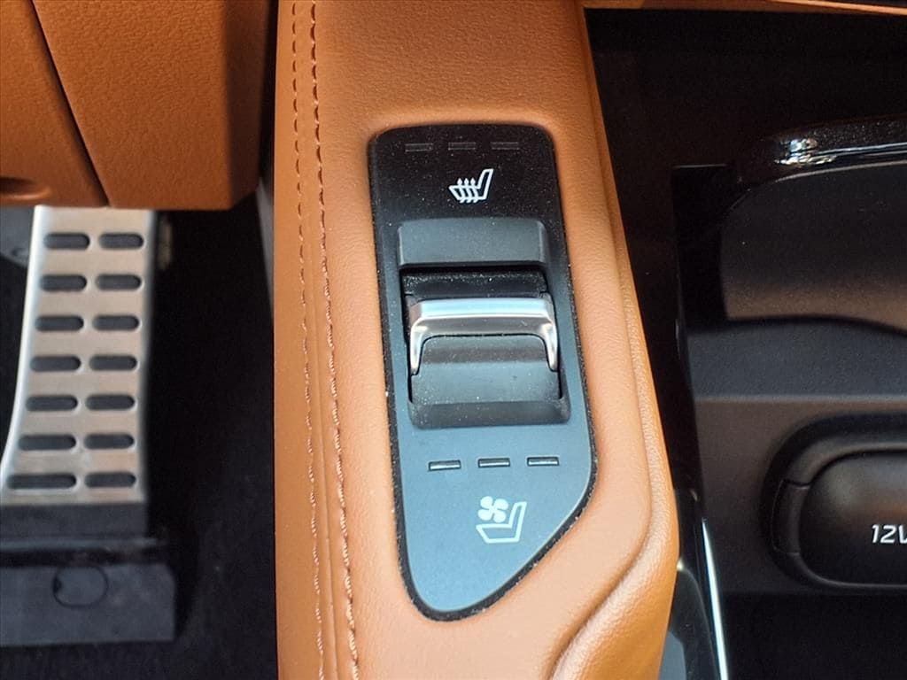 Certified Used 2024 Glacial White Pearl Kia SX X-Pro image 17