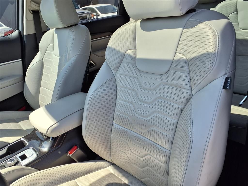 Used 2022 Glacial White Pearl Kia SX image 7