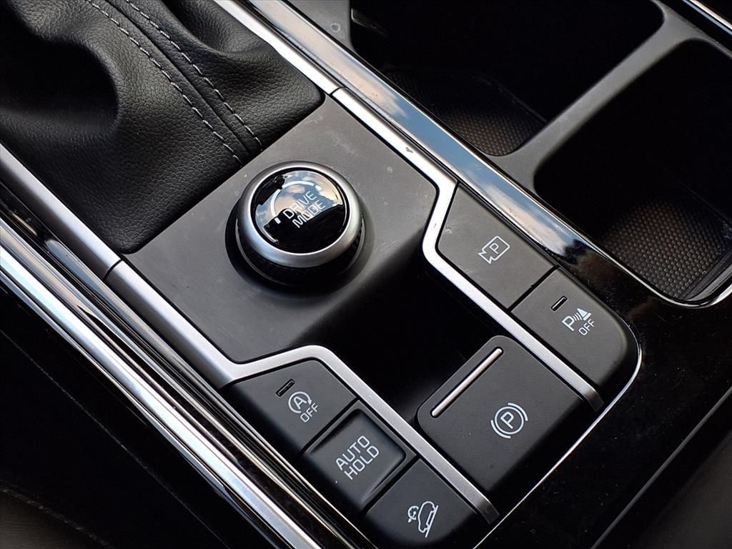 Certified Used 2023 Gravity Gray Kia SX image 25