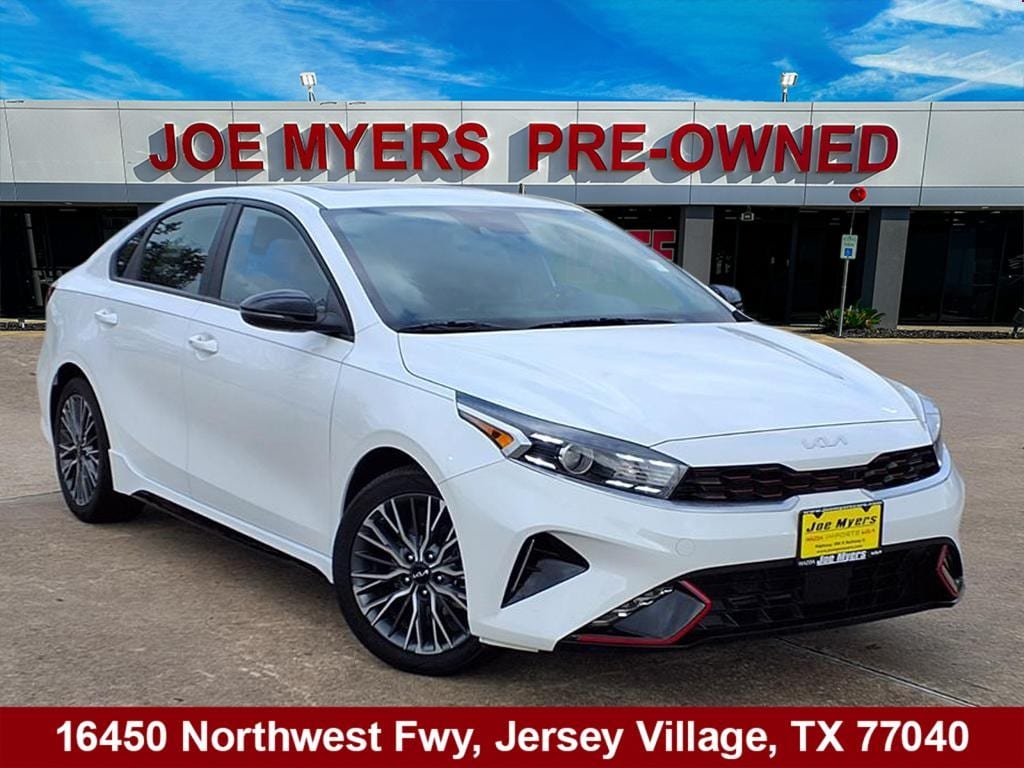 2023 Kia Forte GT-Line's photo