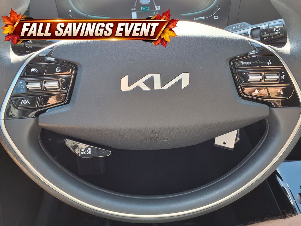 Certified Used 2024 Snow White Pearl Kia LX image 15