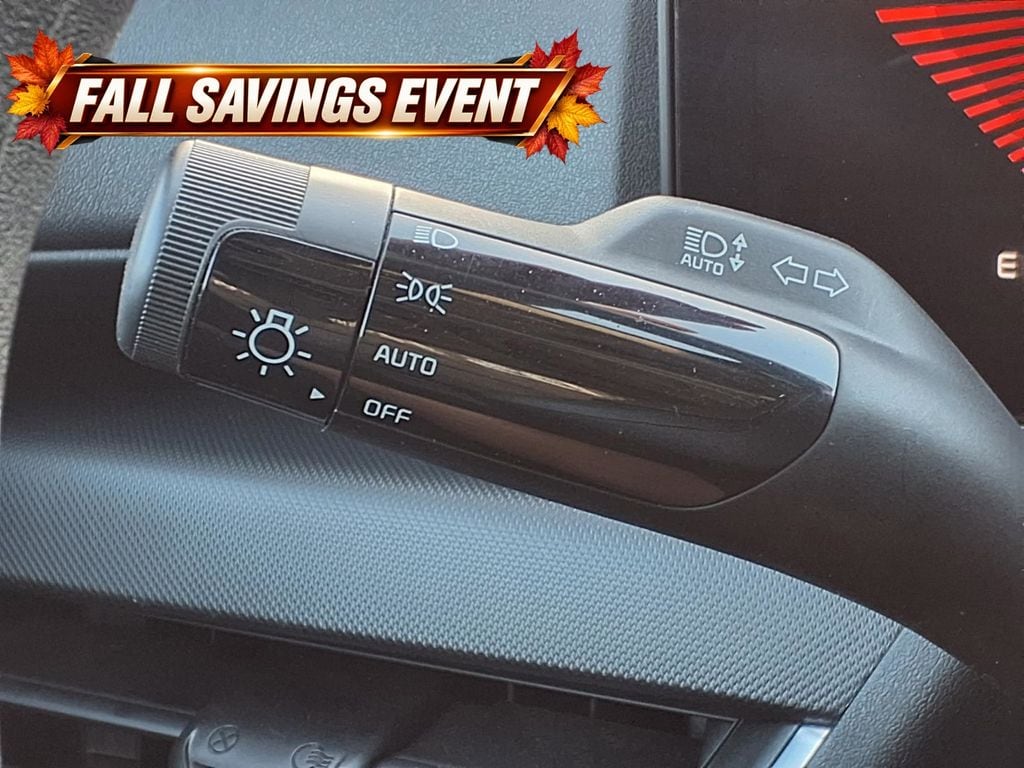 Certified Used 2025 Snow White Pearl Kia LXS image 15