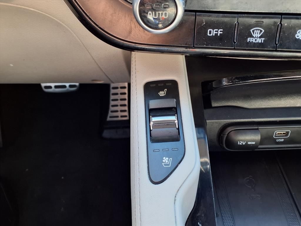 Used 2023 Glacial White Pearl Kia SX image 17