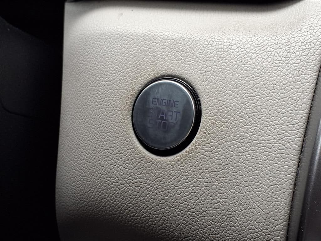 Used 2022 Sparkling Silver Kia S image 24