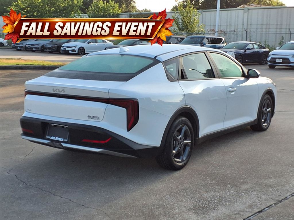 Certified Used 2025 Snow White Pearl Kia LXS image 4