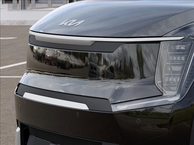 New 2026 Ebony Black Kia Light Short Range image 12