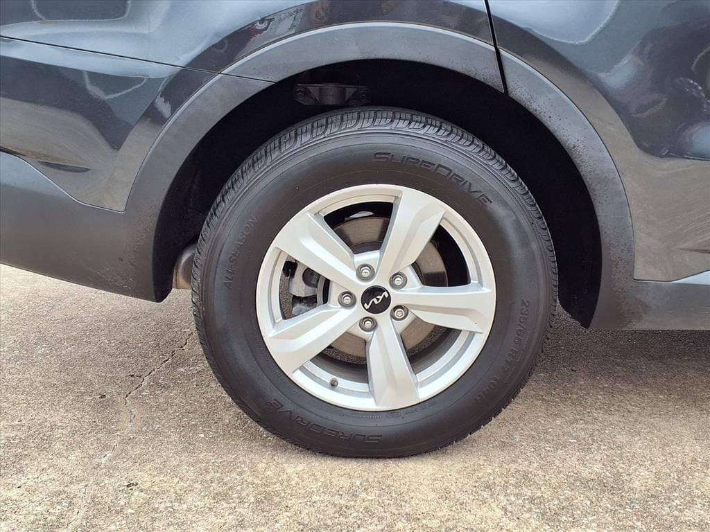 Certified Used 2022 Gravity Gray Kia LX image 9