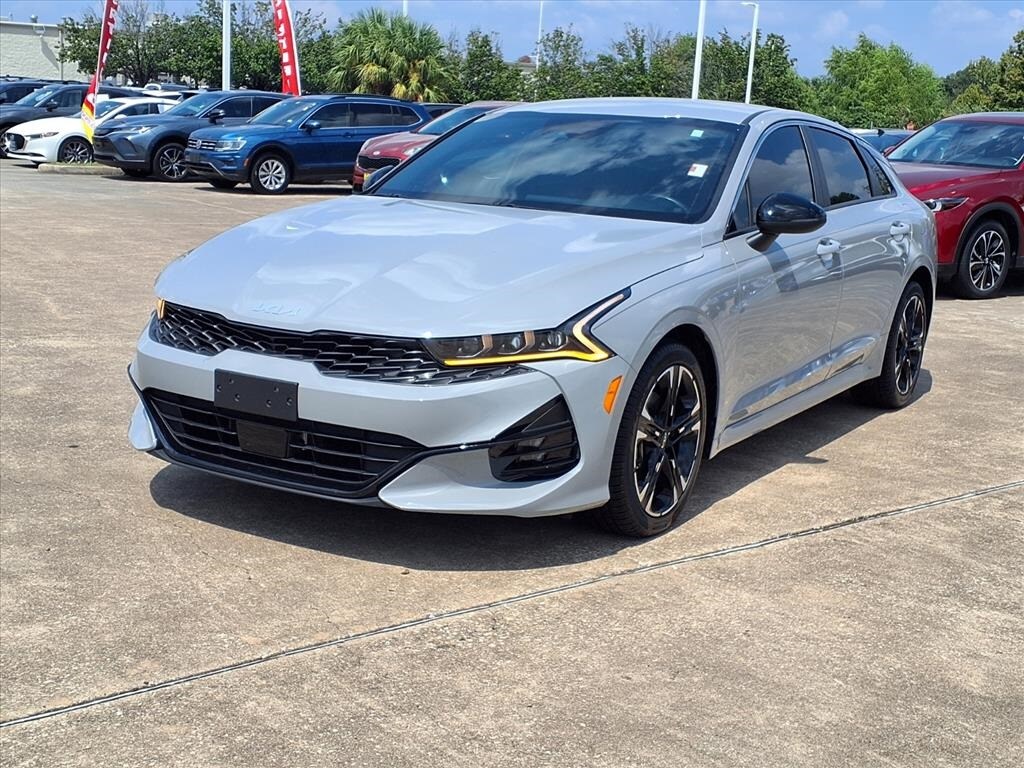 2024 Kia K5 GT-Line photo 2