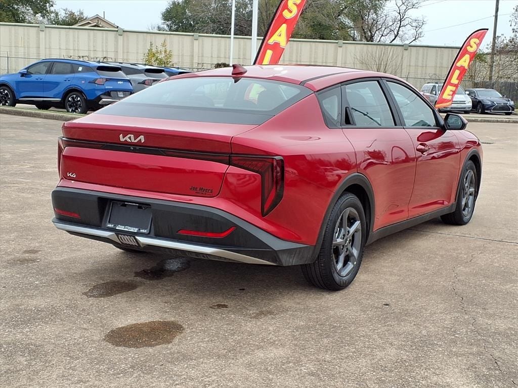 New 2025 Kia K4 LXS Sedan