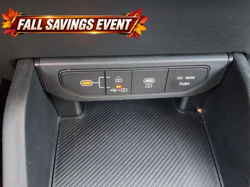Certified Used 2025 Snow White Pearl Kia LXS image 20