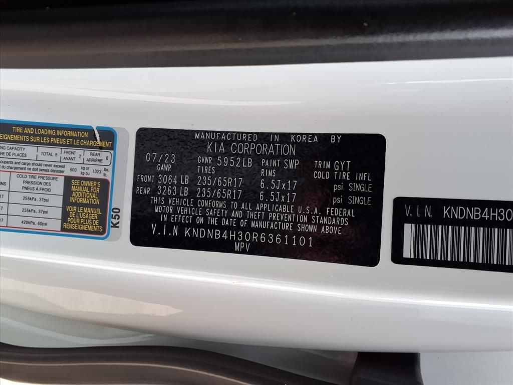 Used 2024 Snow White Pearl Kia LX Seat Package image 12