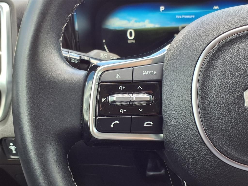 Certified Used 2023 Gravity Gray Kia SX image 17