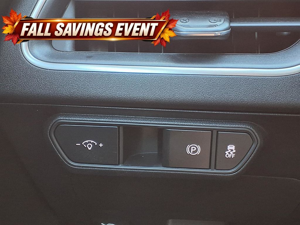 Certified Used 2025 Snow White Pearl Kia LXS image 22