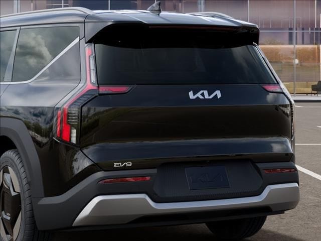 New 2026 Ebony Black Kia Wind image 13