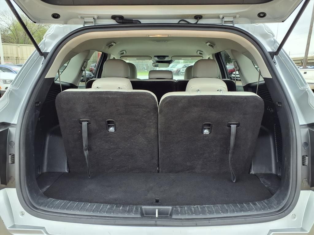 Used 2022 Sparkling Silver Kia S image 12