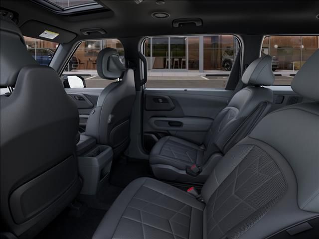 New 2027 Glacial White Pearl Kia X-Line SX image 18