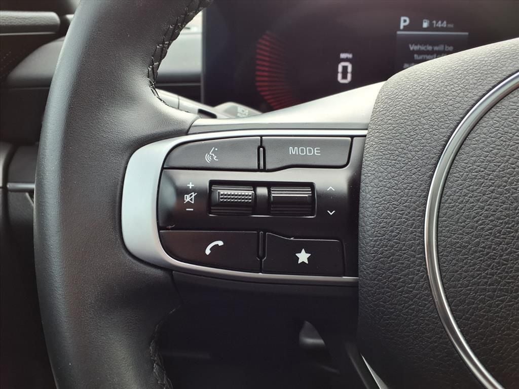 Certified Used 2025 Aurora Black Pearl Kia GT-Line image 19