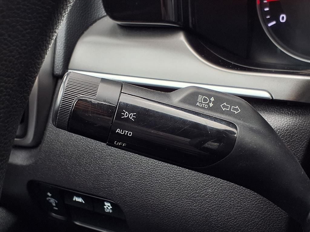 Certified Used 2022 Gravity Gray Kia LX image 21