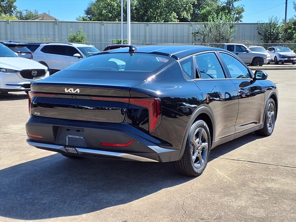 2025 Kia K4 LXS photo 4