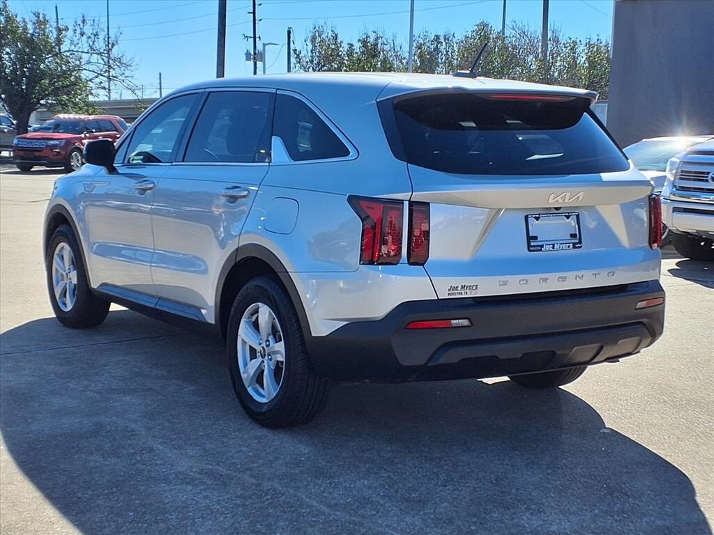 Certified 2022 Kia Sorento LX SUV