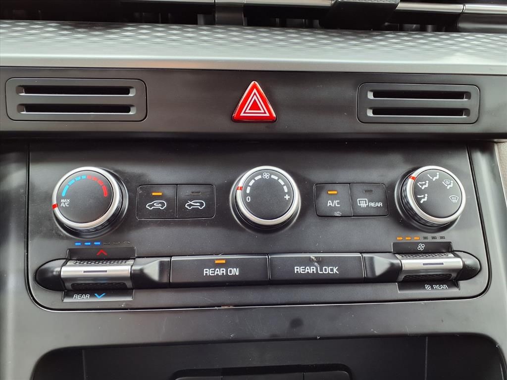 Used 2024 Snow White Pearl Kia LX Seat Package image 22