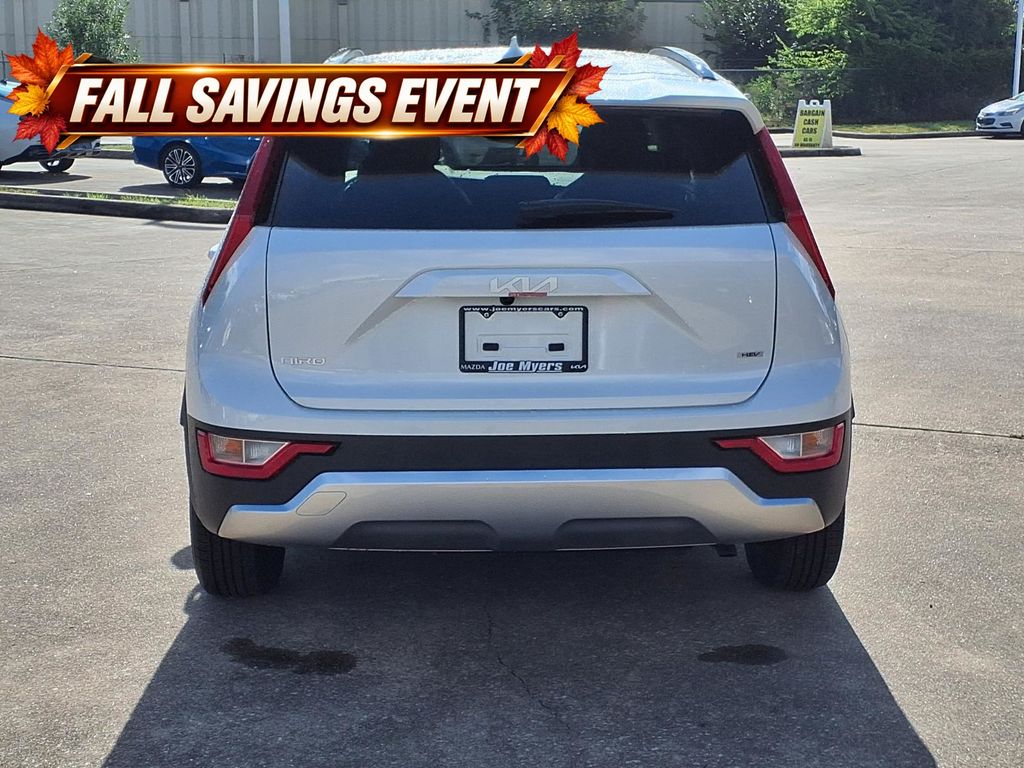 Certified Used 2024 Snow White Pearl Kia LX image 8