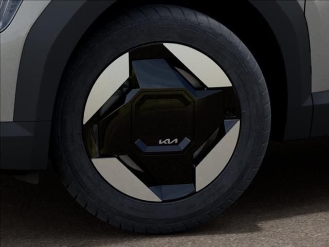 New 2026 Ivory Silver Kia Wind image 9