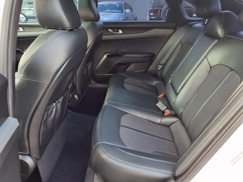 Certified Used 2022 Glacial White Pearl Kia GT-Line image 12