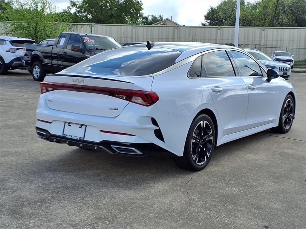 Certified Used 2022 Glacial White Pearl Kia GT-Line image 4