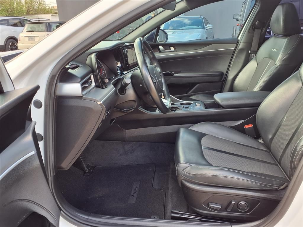 Certified Used 2022 Glacial White Pearl Kia GT-Line image 11