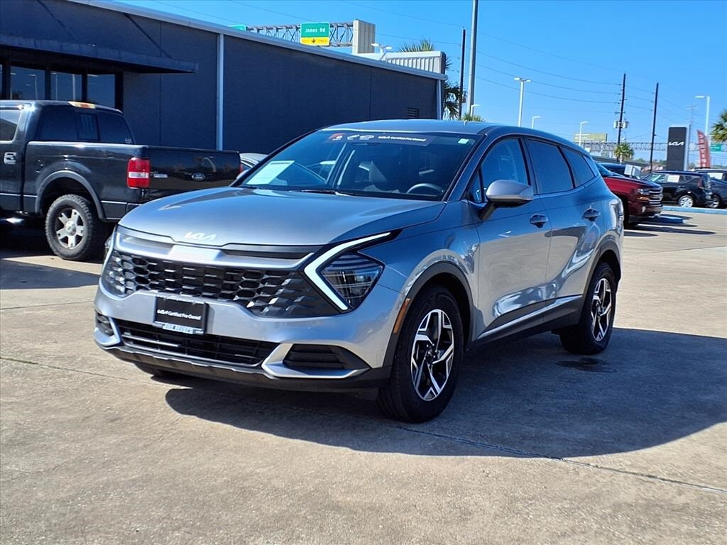 2025 Kia Sportage LX photo 2