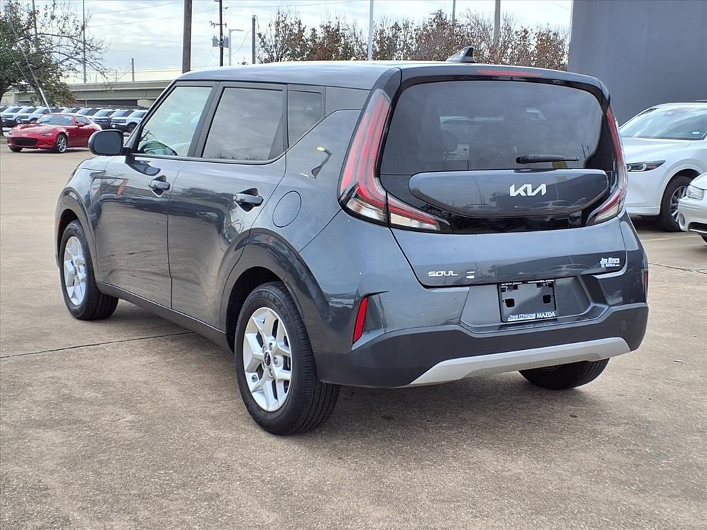 Used 2023 Kia Soul LX Hatchback