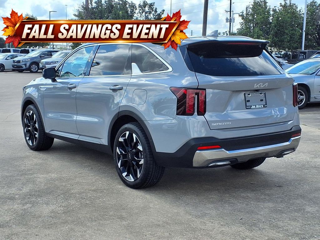 Used 2025 Wolf Gray Kia SX image 2