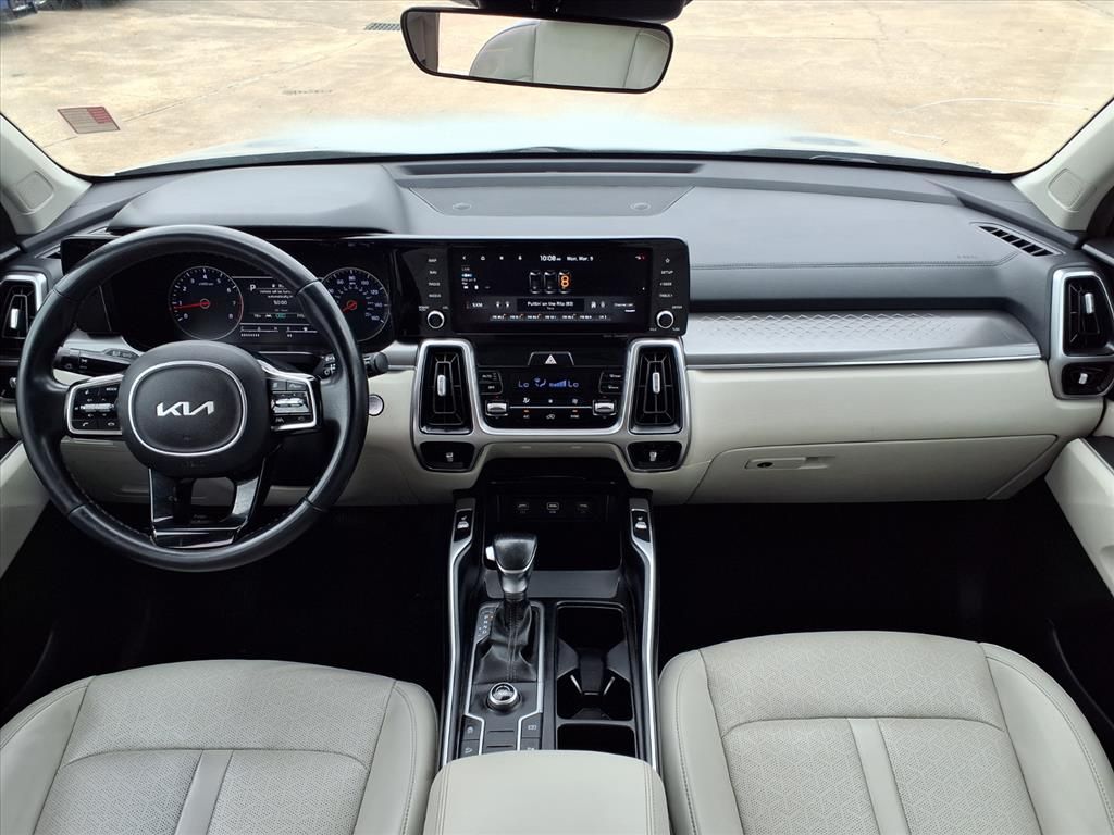 Used 2022 Sparkling Silver Kia S image 13