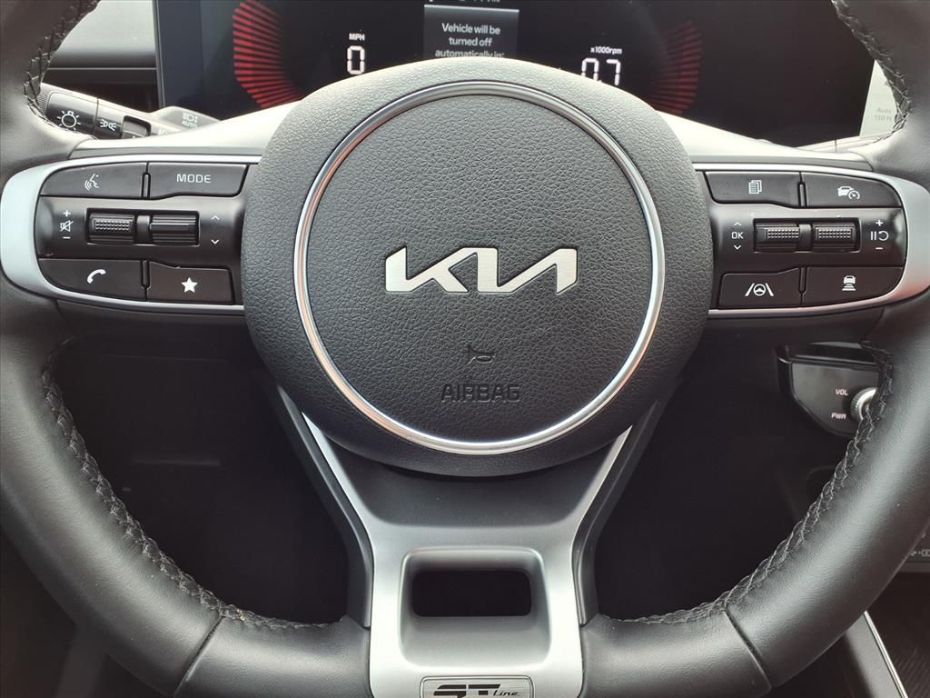 Certified Used 2025 Aurora Black Pearl Kia GT-Line image 18