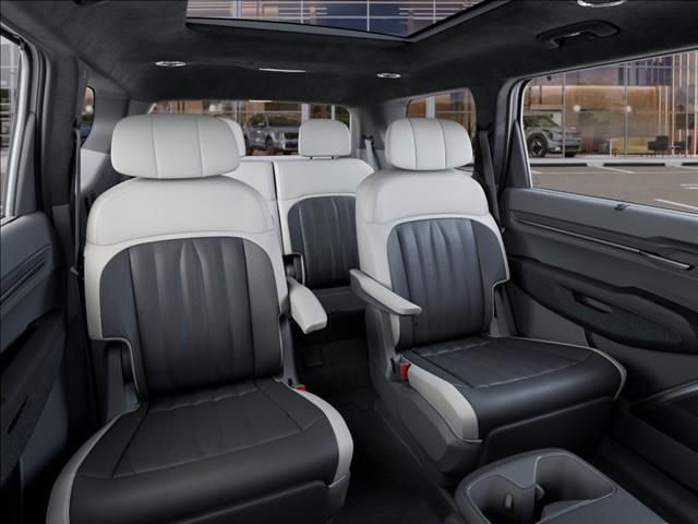 New 2026 Glacier White Pearl/Ebony Black Roof Kia GT-Line image 16