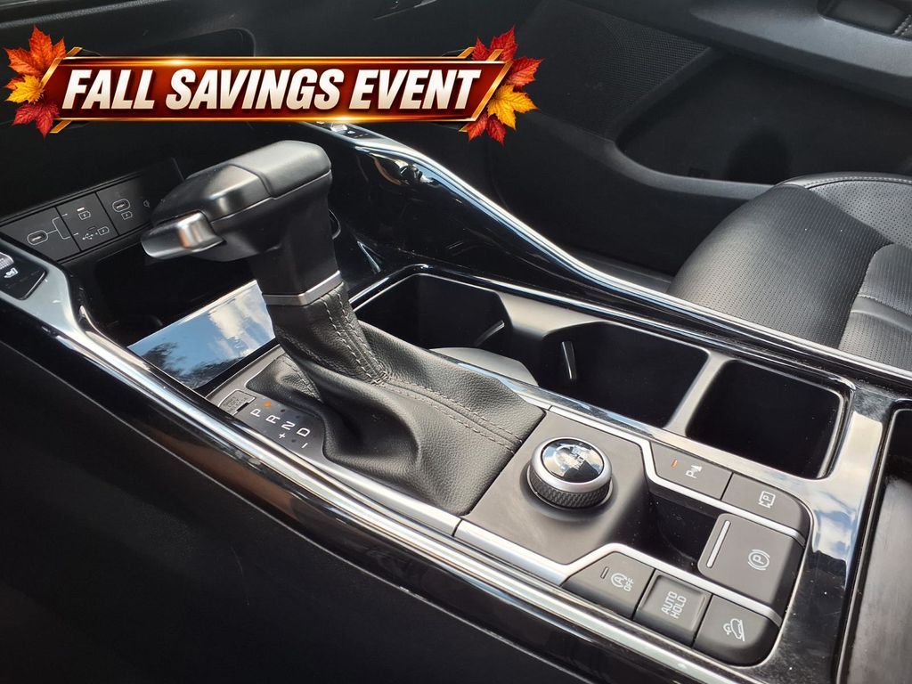 Used 2025 Wolf Gray Kia SX image 22