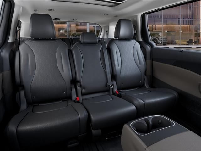 New 2027 Ivory Silver Kia SX image 16