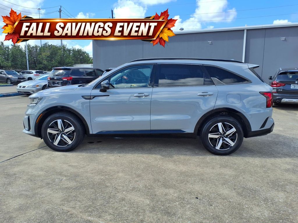 Certified Used 2022 Wolf Gray Kia EX image 5