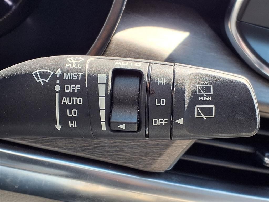 Used 2022 Glacial White Pearl Kia SX image 17