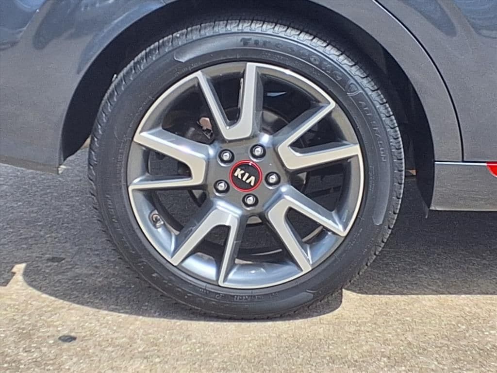 Used 2021 Gravity Gray Kia GT-Line image 30