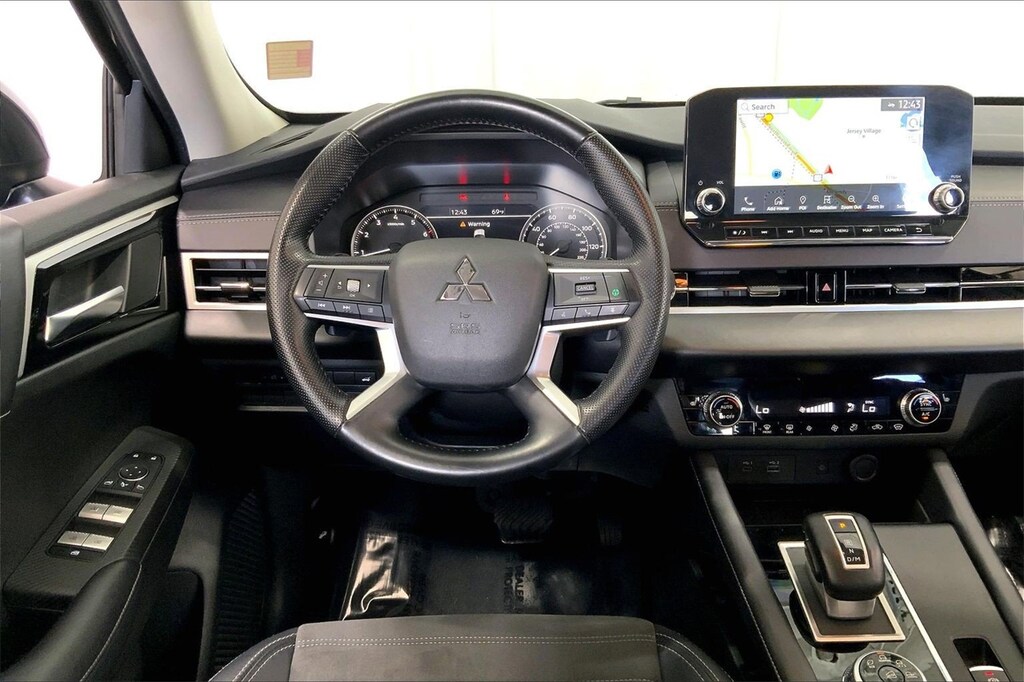 Used 2024 Mitsubishi Outlander SE SUV