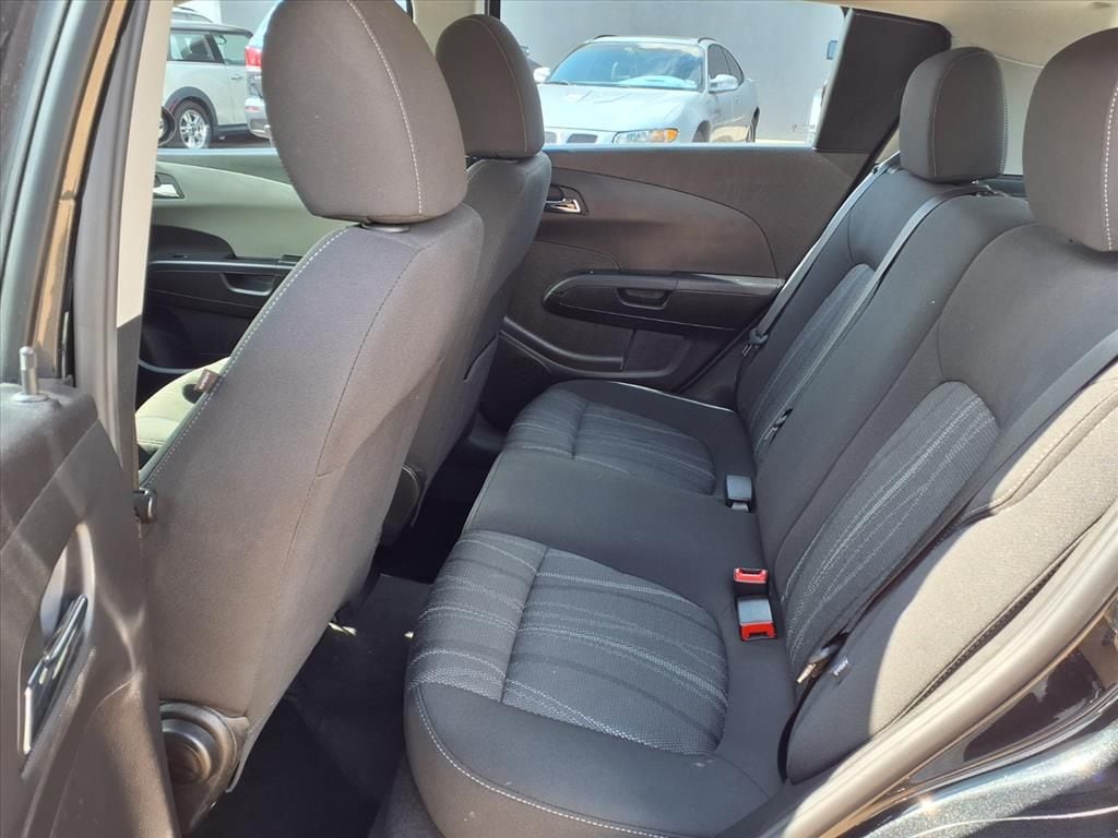 Used 2015 Black Granite Metallic Chevrolet LT image 11