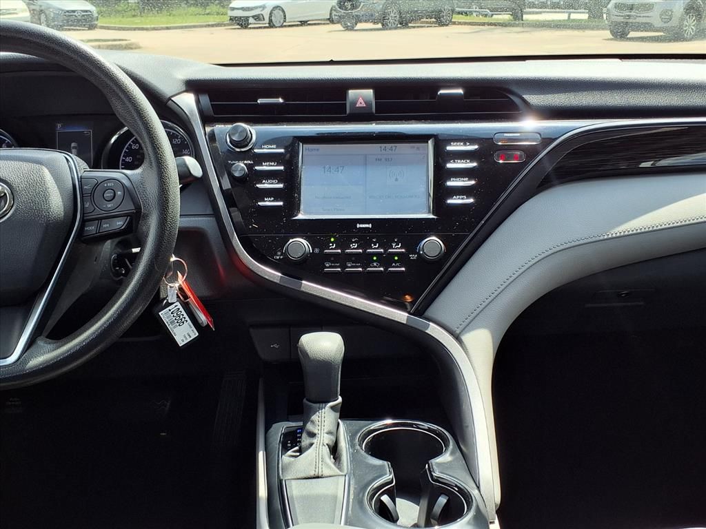 Used 2020  Toyota LE image 16