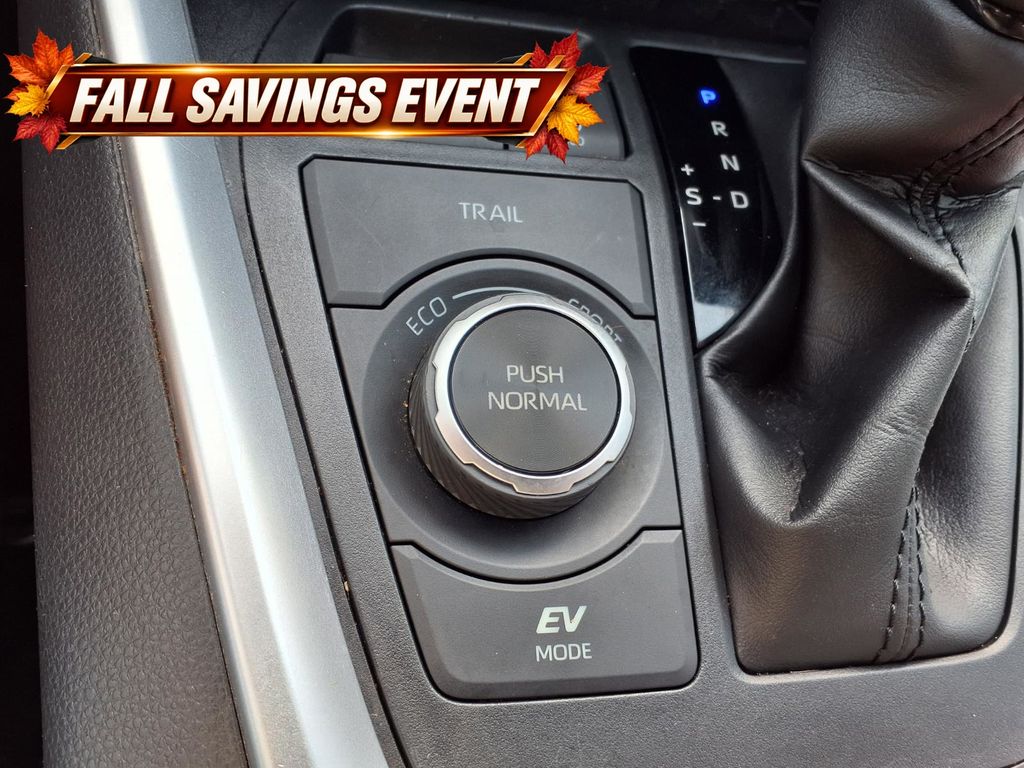 Used 2022 Blizzard Pearl Toyota SE image 25