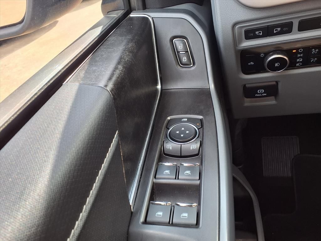 Used 2023 Iconic Silver Metallic Ford XLT image 24