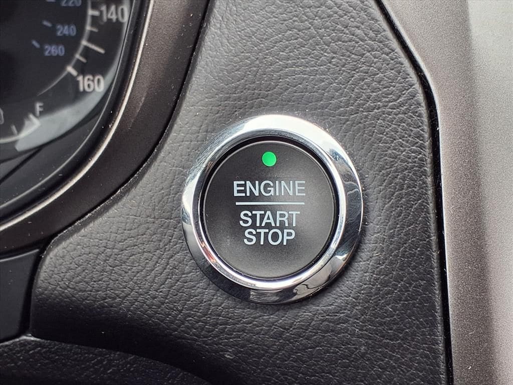 Used 2017 Magnetic Ford SE image 26