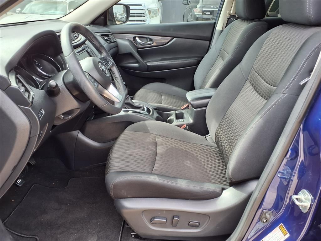 Used 2019 Caspian Blue Metallic Nissan SV image 6